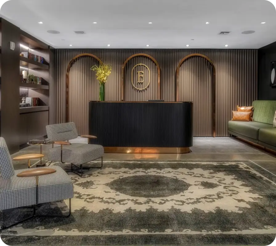 Con estudios y residencias de una, dos y tres habitaciones, este proyecto ofrece flexibilidad para inversionistas que buscan generar ingresos en dólares en una ciudad con alta demanda internacional.