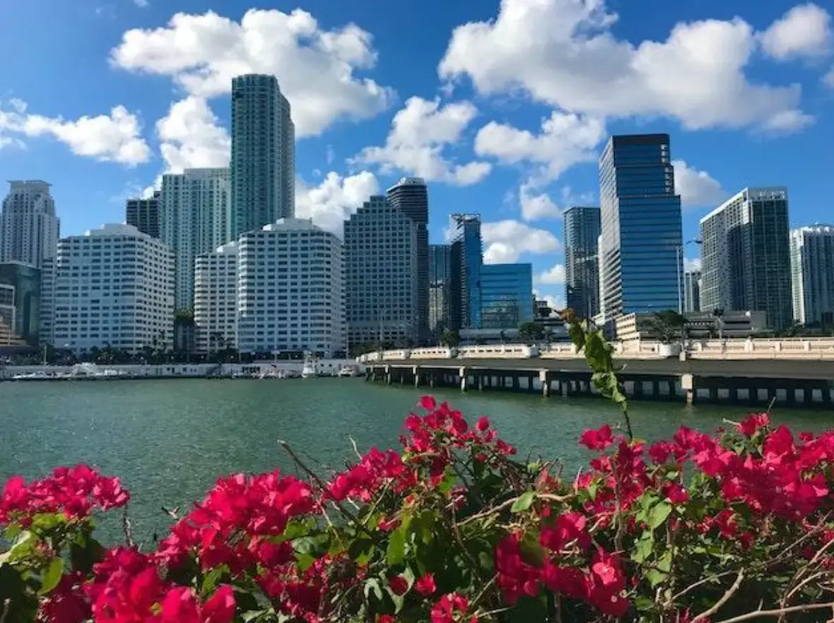 4 factores clave a tener en cuenta para invertir en Florida, Estados Unidos